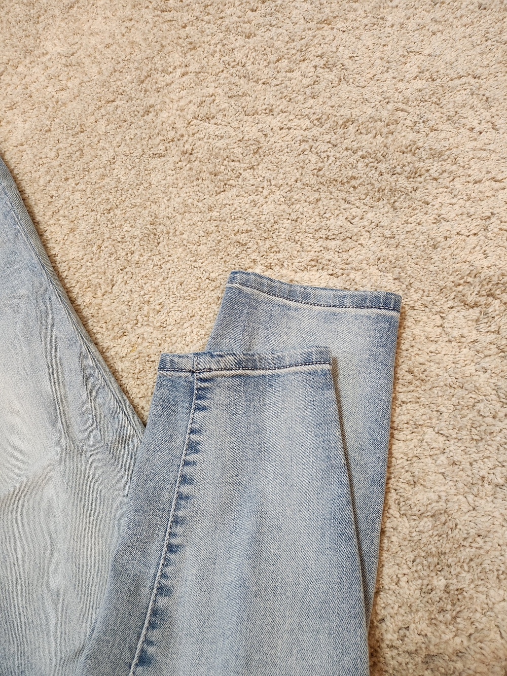 Women’s Light Blue High-Rise Skinny Jeans - Picture 12 of 12